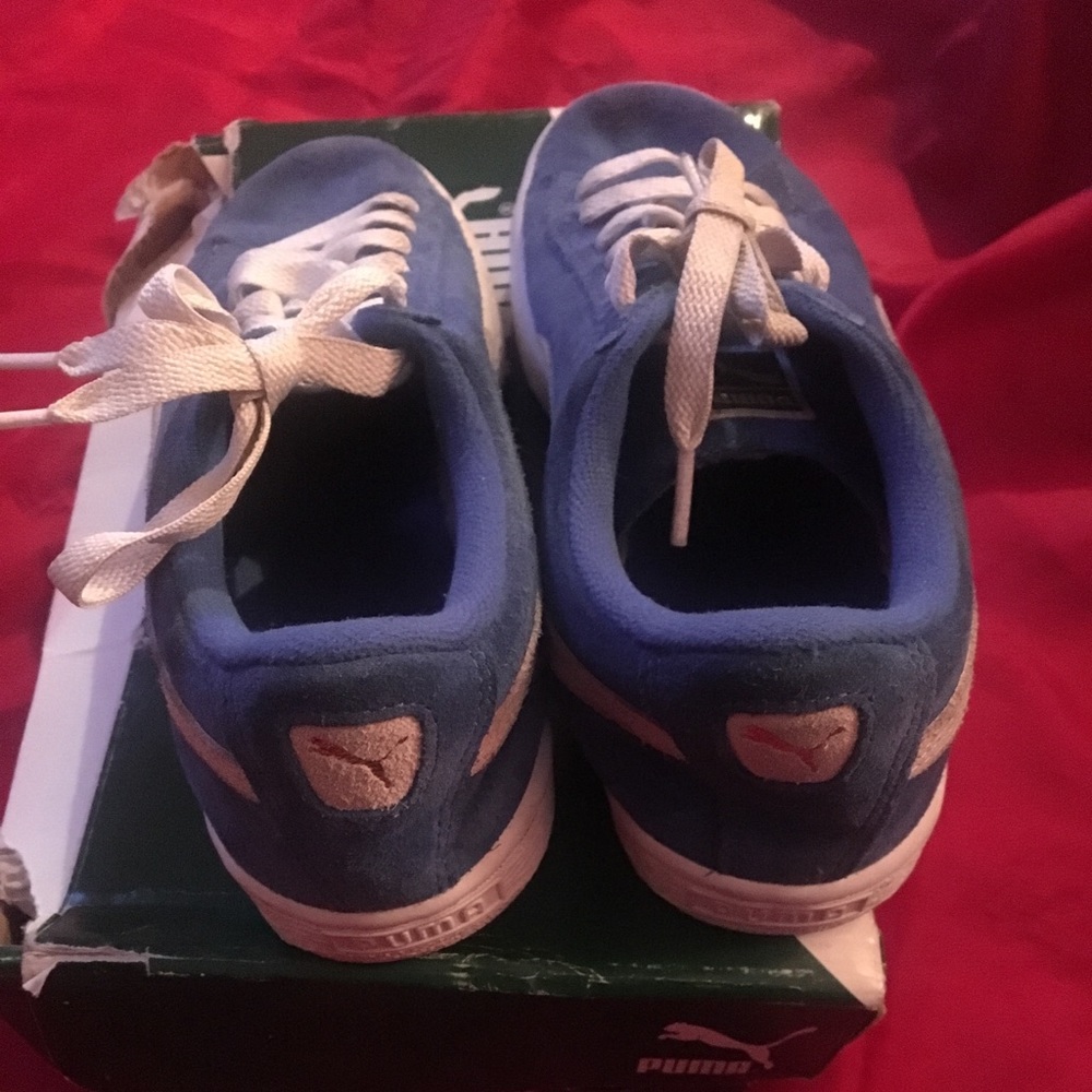 Unisex suede puma sneakers in very good condition